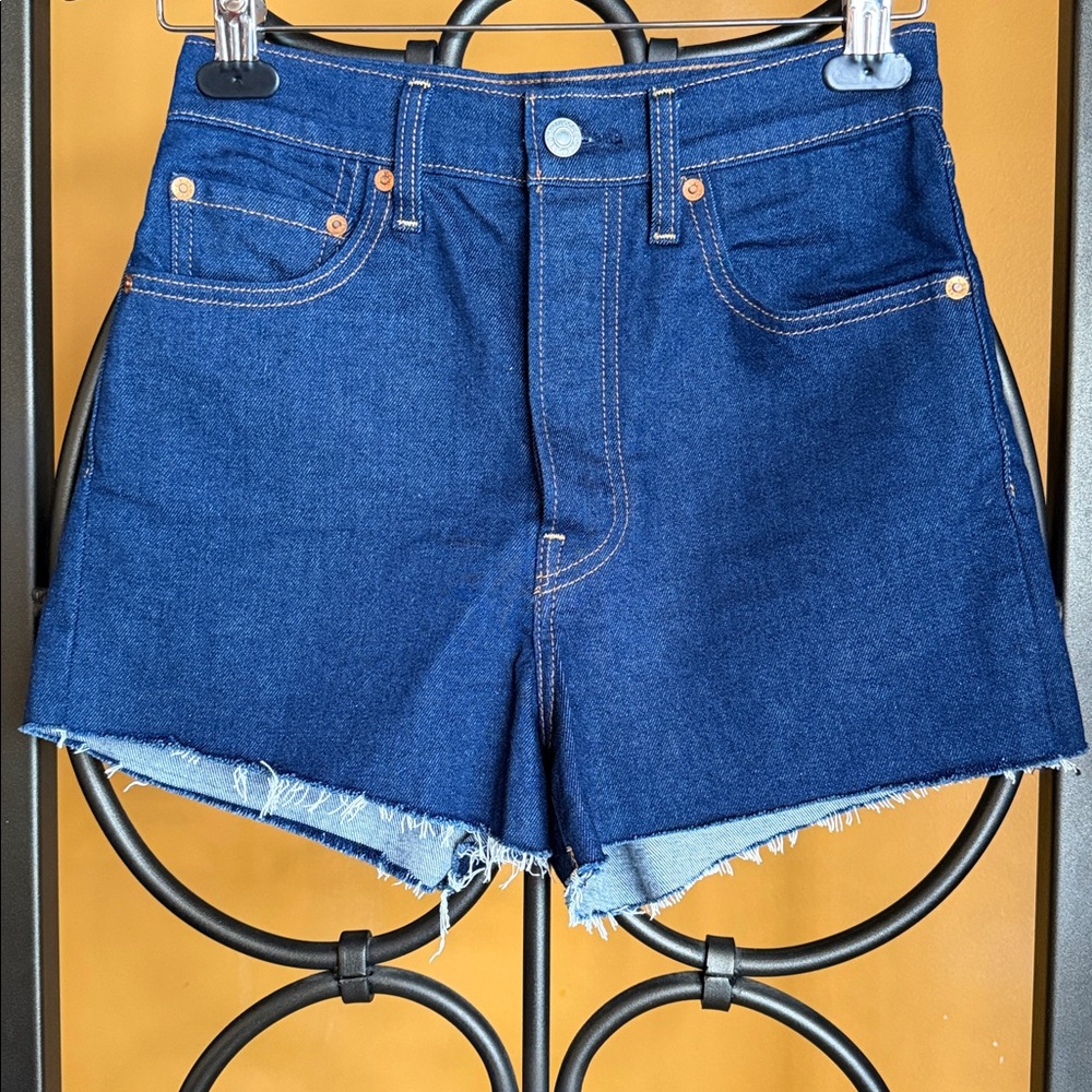 LEVI’S Ribcage Jean Shorts